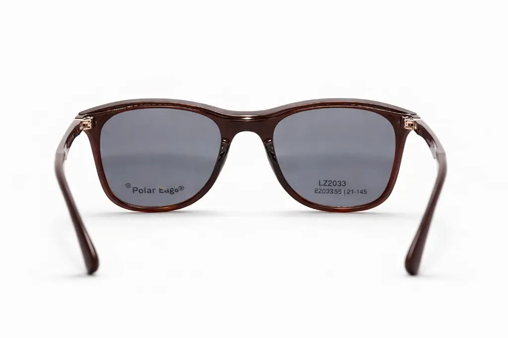 Lunette de vue homme Polar Eagle avec clip solaire – optique Mermoz Dakar.webp