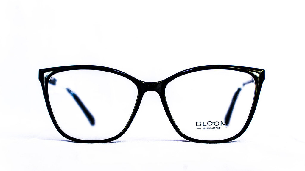 Lunette papillon noir intense – Look chic