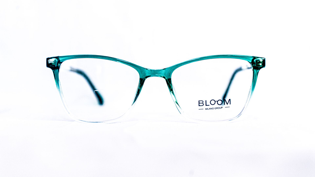 Lunette femme ovale – Luxe Optique Dakar