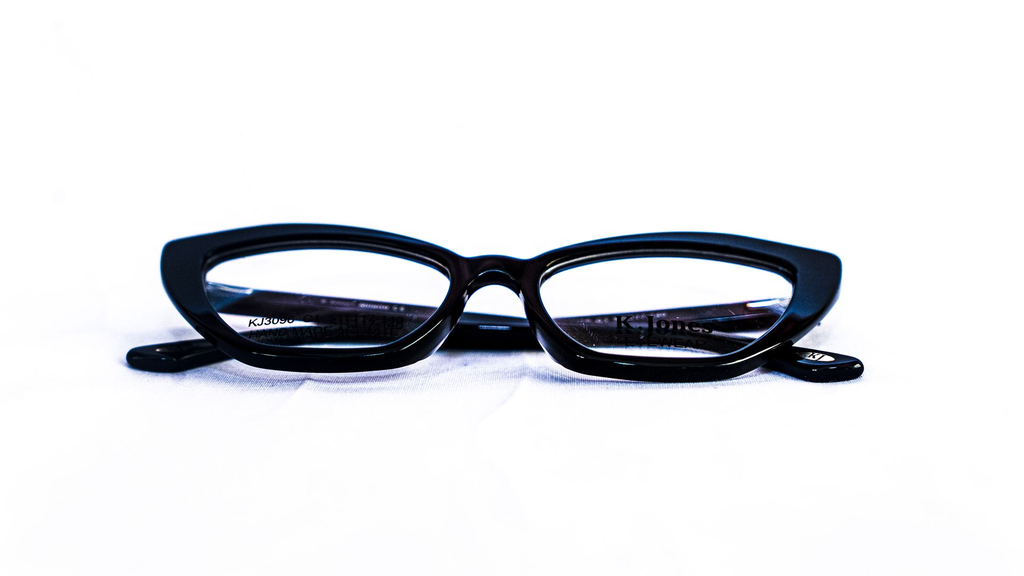 lunette forme papillon couleur noire élégante – optique Dakar