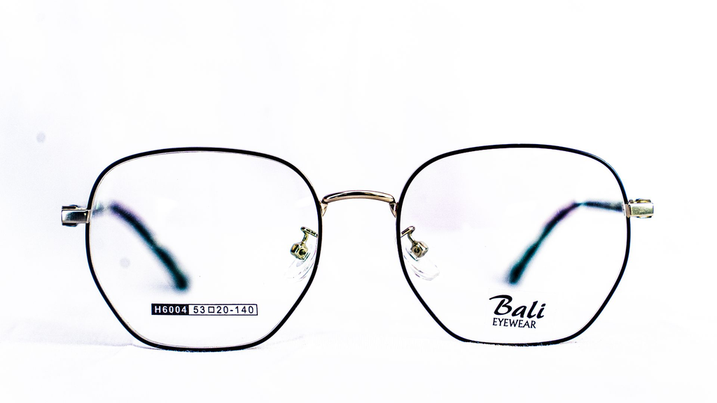 Lunette Bali femme ovale – Luxe Optique Dakar