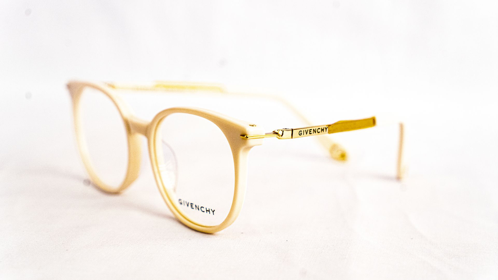 Lunettes Givenchy pour homme – Style raffiné VDN Dakar