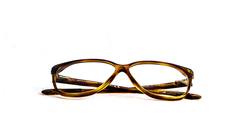 Vue latérale monture papillon Tomford – Luxe Optique