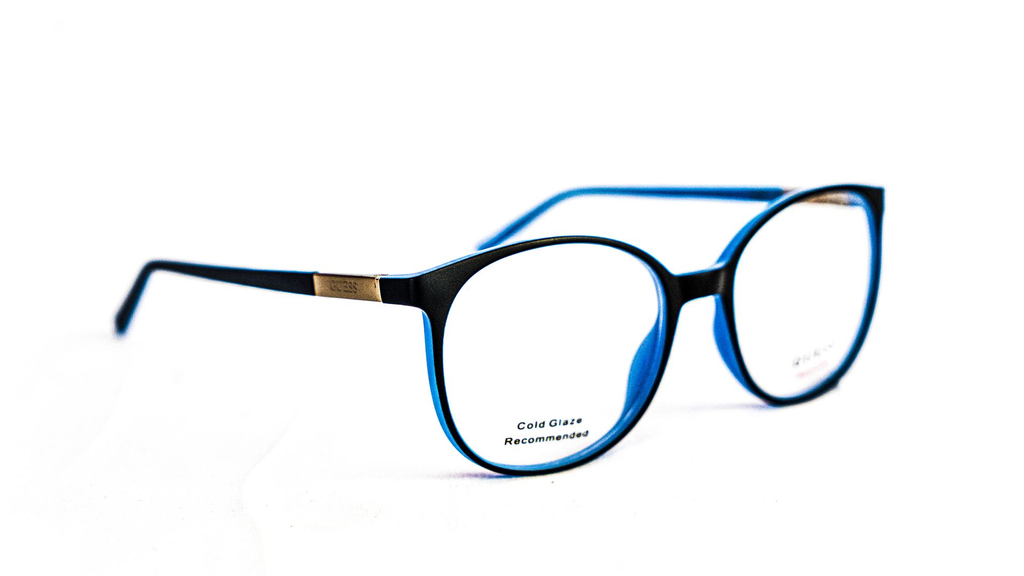 Lunette ovale homme Guess – Vue de profile – Dakar