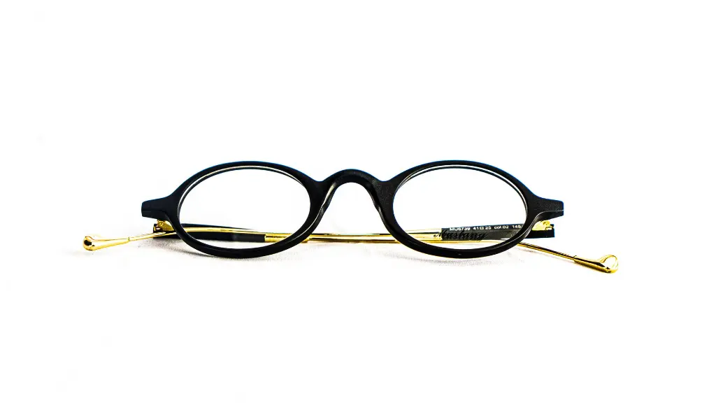 Boutique Luxe Optique Dakar – Modèle Mustang