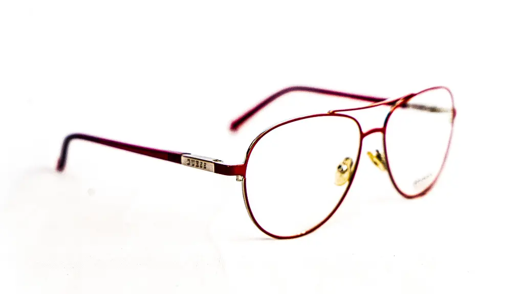 Vue de profil monture Guess rouge