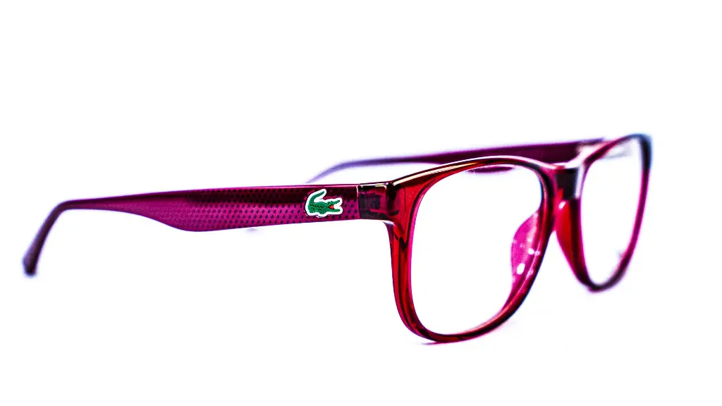 Monture rouge rectangulaire Lacoste – Profil gauche