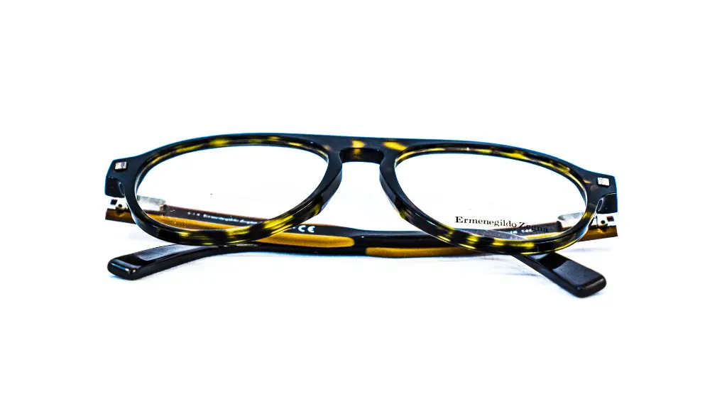 Monture ovale Ermenegildo Zegna épurée – Showroom Luxe Optique Mermoz