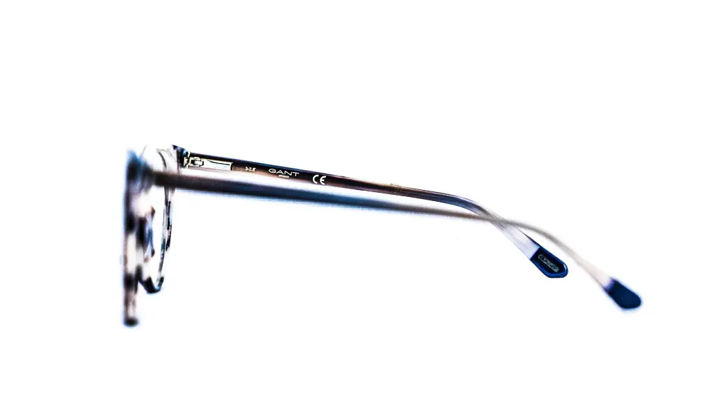 Monture Gant tendance et confortable – Optique Mermoz Dakar