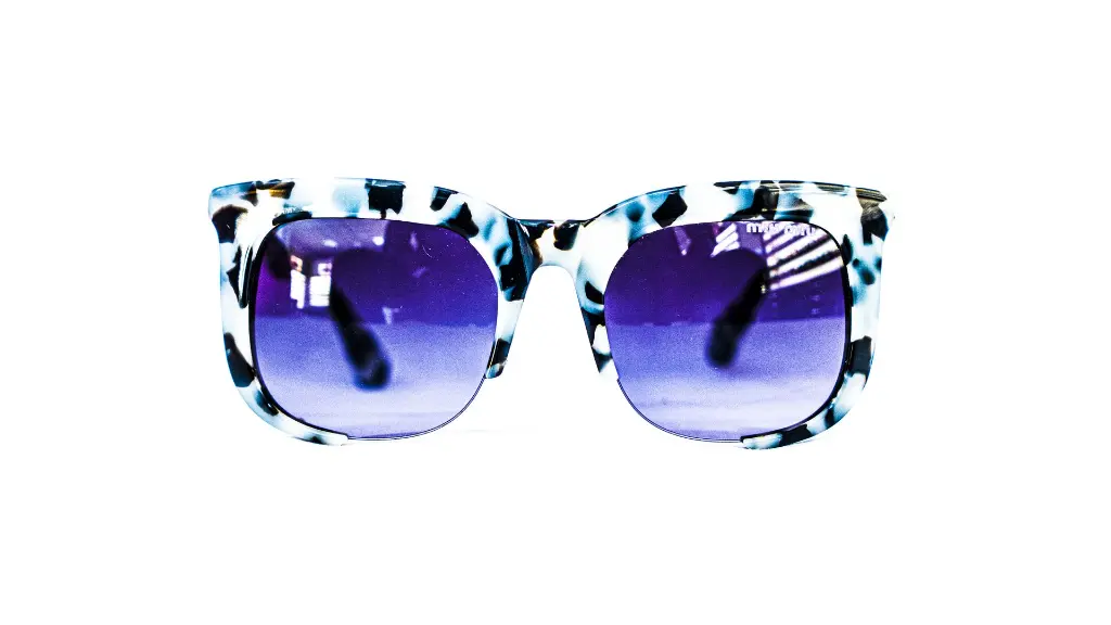 Vue de face lunette de soleil - design carré élégant