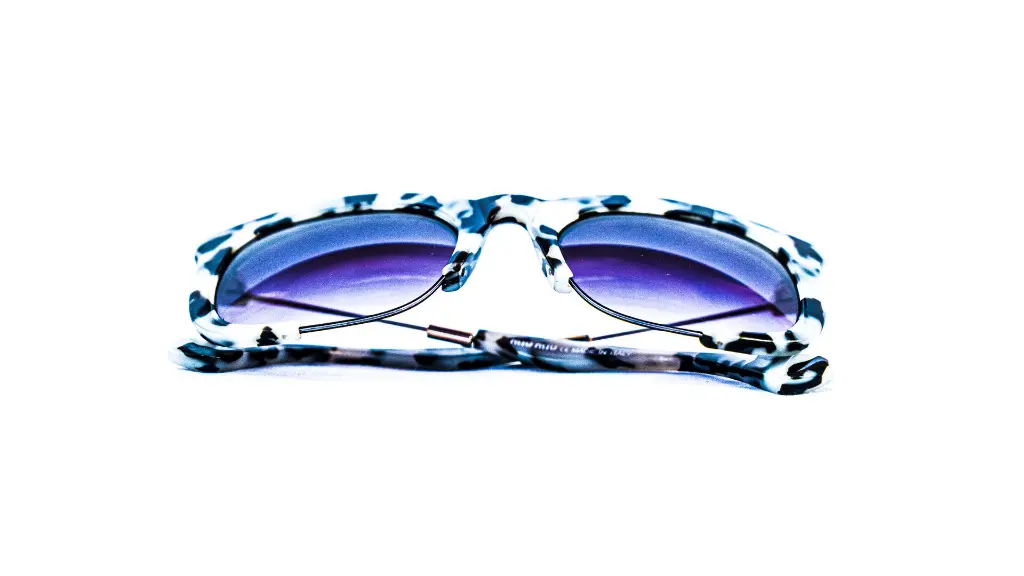 Lunette de soleil Miu Miu femme – noir et blanc