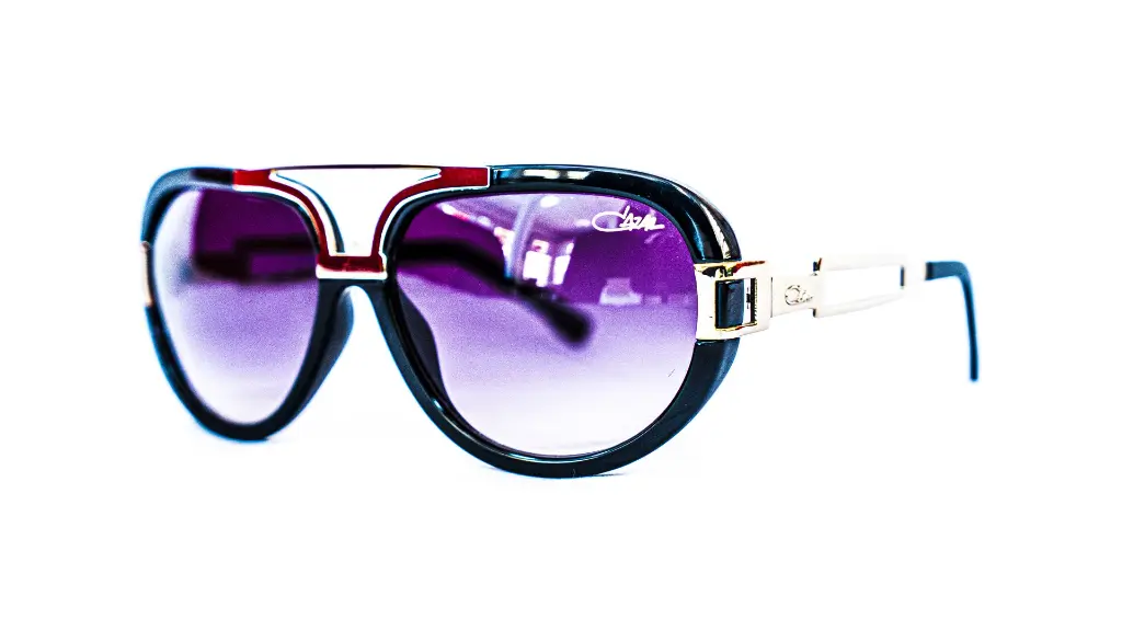 Vue de profile lunette de soleil - opticien dakar