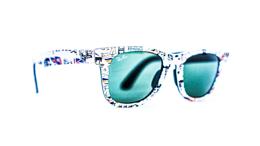 Disponible chez Luxe Optique Dakar – modèle Ray-Ban femme