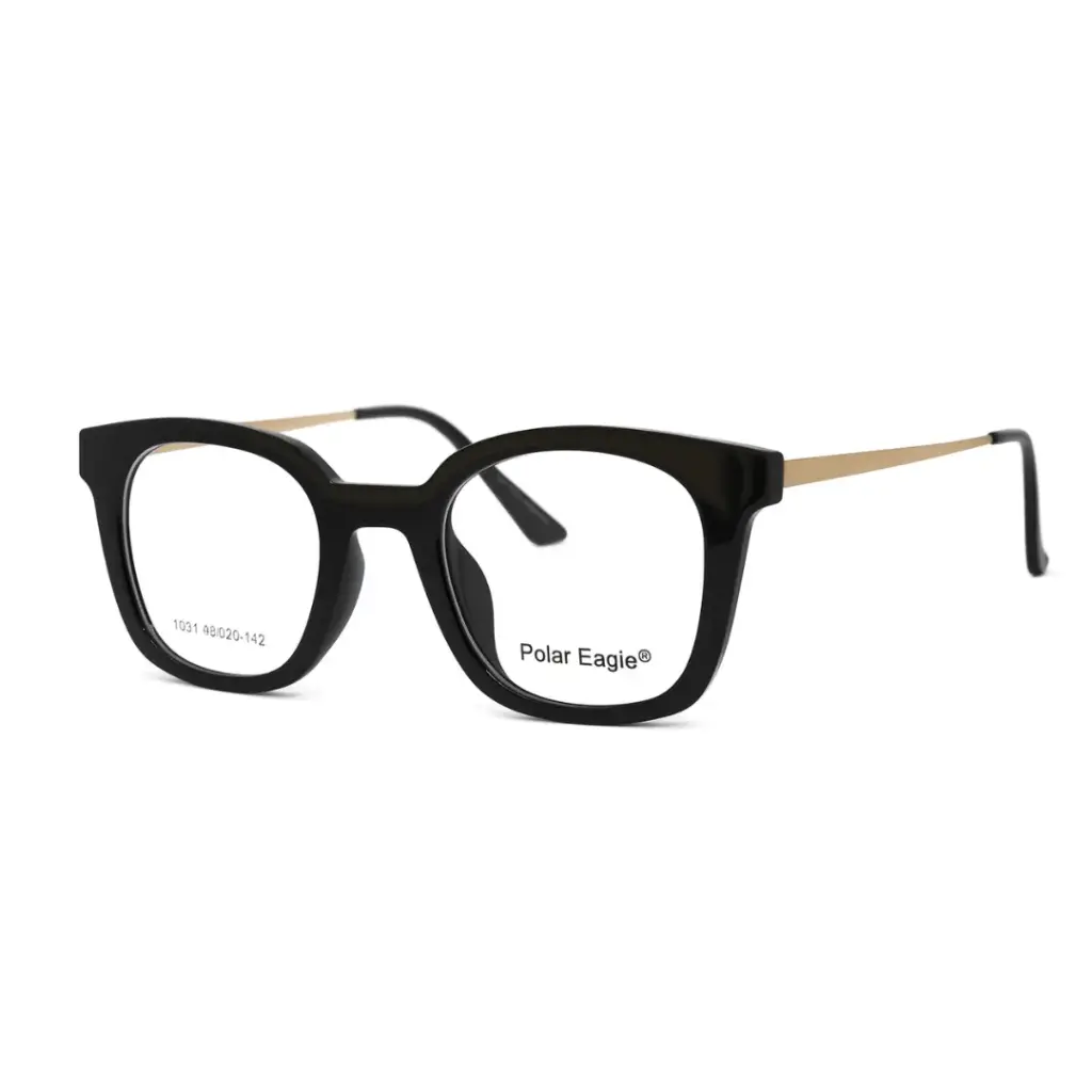 Lunette Polar Eagle exposée chez Luxe Optique Dakar.webp