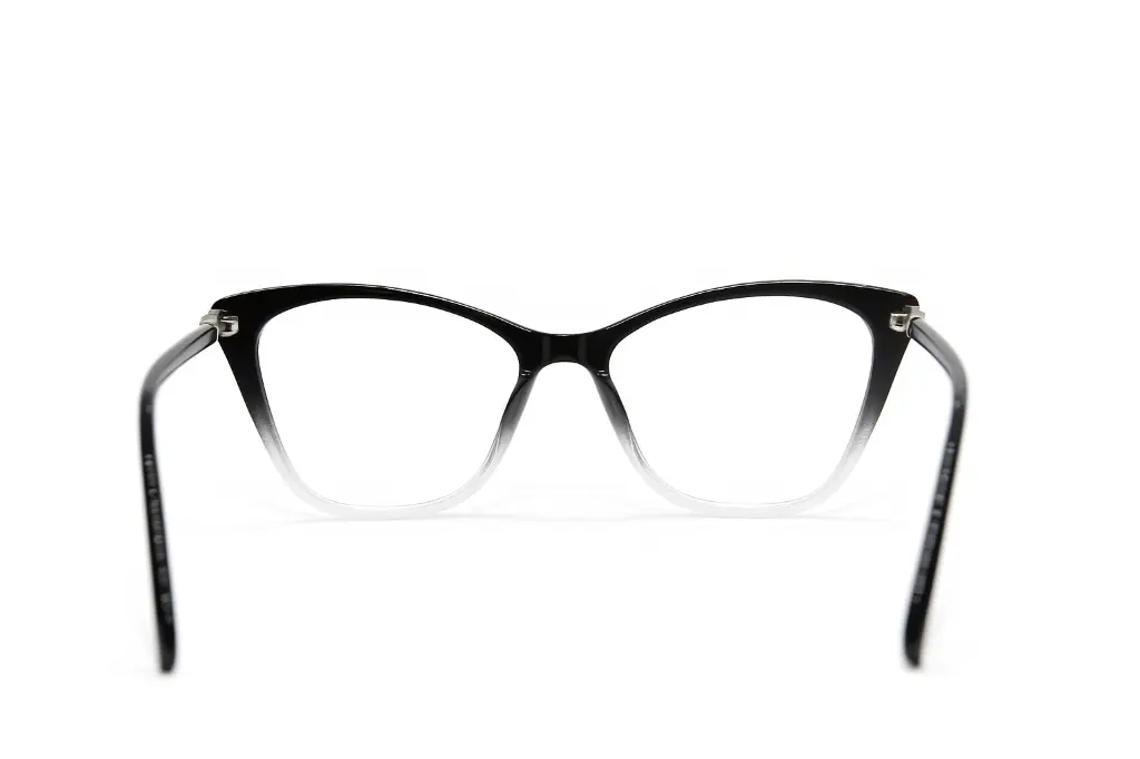 Lunette noir-blanc Rita Bradley – Luxe Optique.webp
