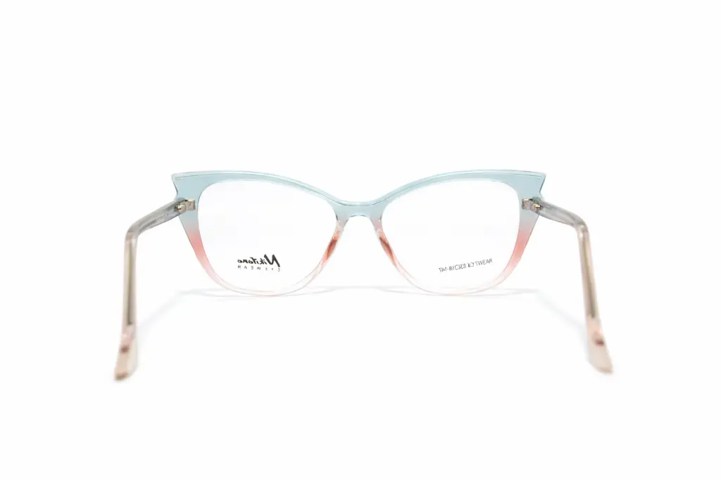 Monture papillon Nikitana raffinée et tendance – Optique Mermoz.webp