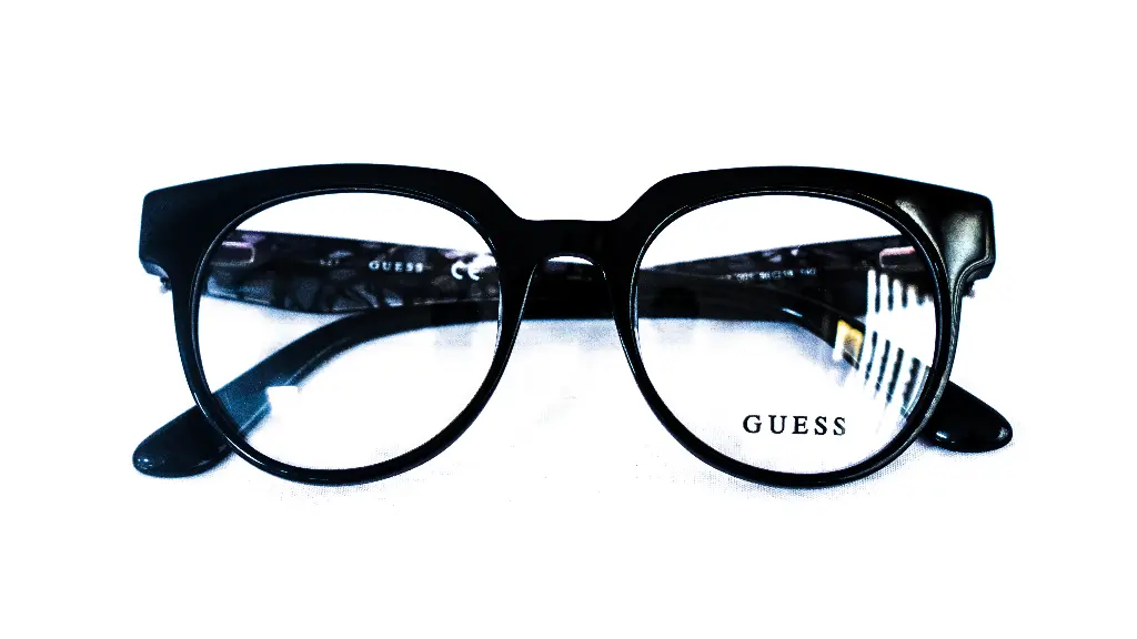 🕶️ Monture de vue Guess femme – Ovale noire cerclée Dakar